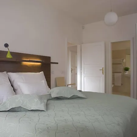 Apartment Karlova *